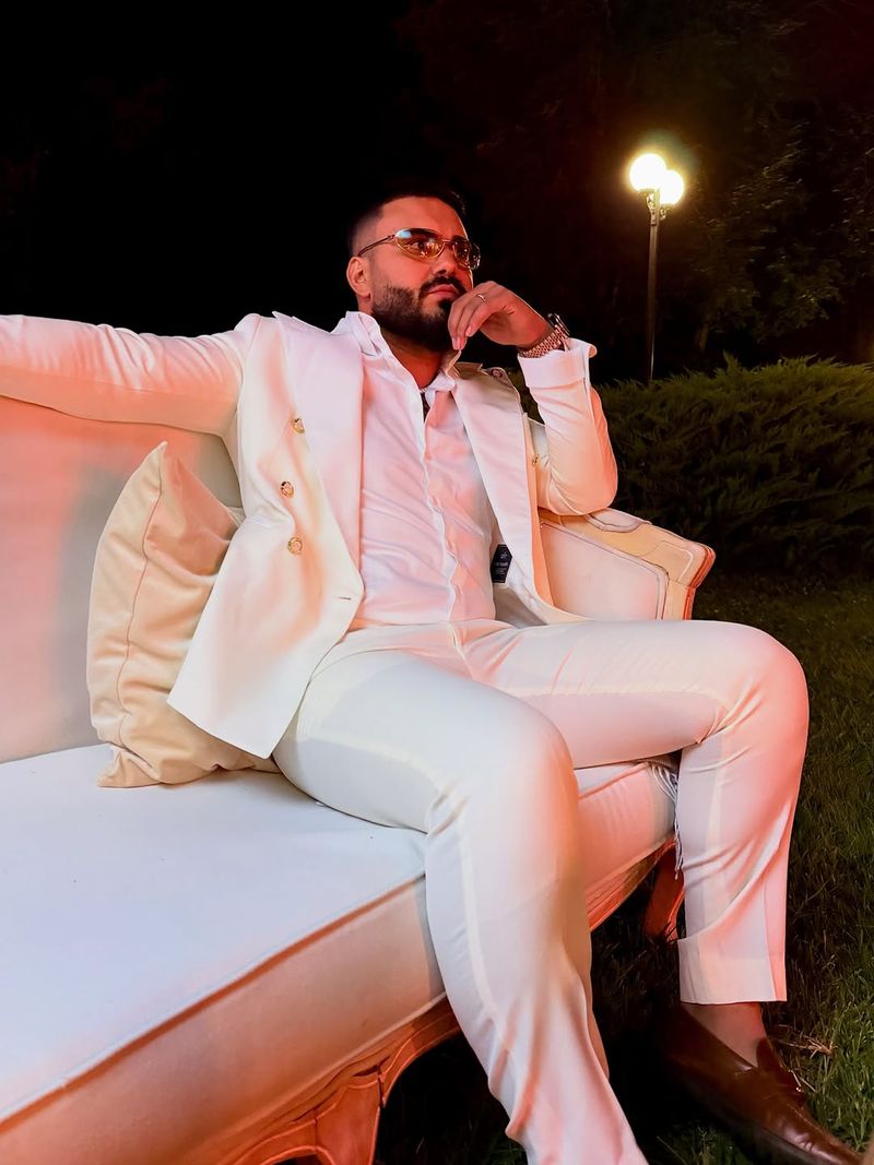 La ce intervenție a fost supus Jador? 