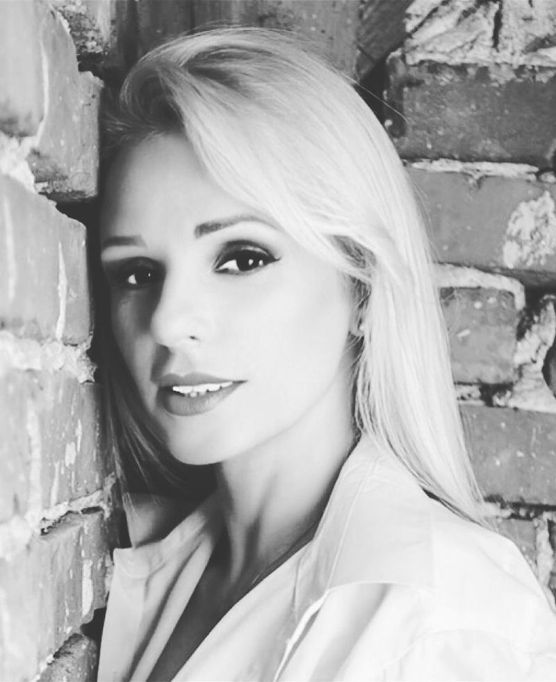 Fiica lui Catrinel Sandu a fost invitată la balul de absolvire