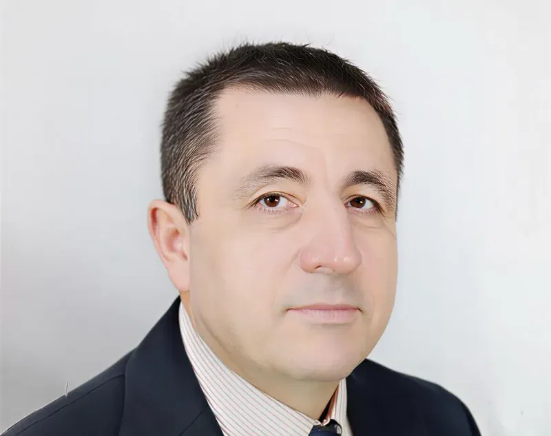 Cine este Marius Andronache, medicul român din Franța care îi va monta lui Mircea Lucescu sistemul ECMO