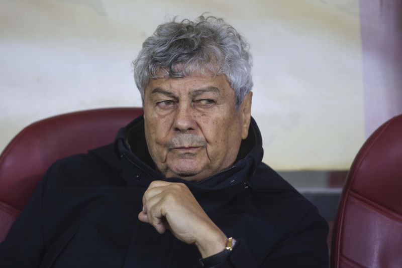 Marius Andronache este medicul român din Franța care îi va monta lui Mircea Lucescu sistemul ECMO prin care se încearcă salvarea fostului selecționer.