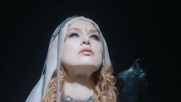 Feli, despre EP-ul "Jurnal"!  Cum sună"Praf de Stele", noua piesă lansată: "E un fel de traseu al vieții mele de p&acirc;nă acum și al lecțiilor pe care le-am primit pe drum"