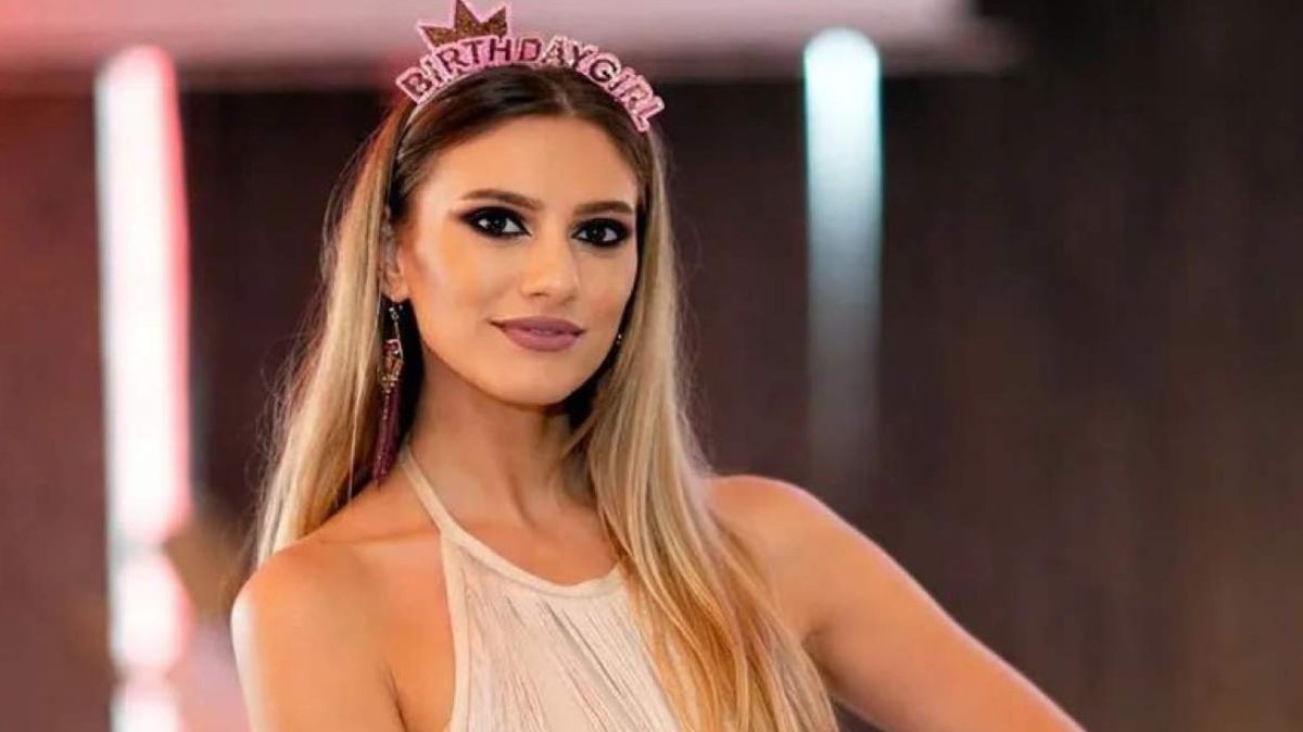 Andreea Georgiana S&icirc;rbu, asistentă medicală &icirc;n cadrul secției de Terapie Intensivă (ATI) a Spitalului Județean de Urgență, a fost găsită moartă &icirc;n apartamentul său.