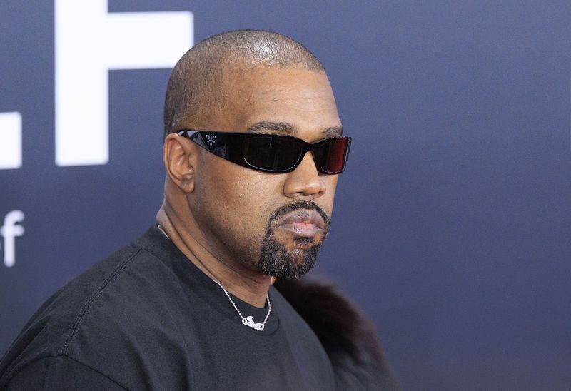 Kanye West nu poate intra în Marea Britanie pentru a-și susține concertul 