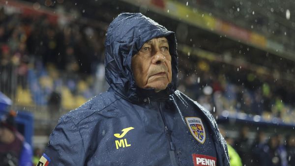 VIDEO Tribunele au tăcut, inimile au pl&acirc;ns! MOMENT DE RECULEGERE &icirc;n memoria lui Mircea Lucescu la meciul Barcelona &ndash; Atletico Madrid din sferturile Champions League 2026. &Icirc;ntreaga lume a privit GESTUL președintelui UEFA