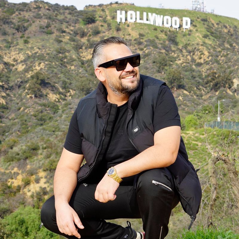 A murit designerul Eugen Olteanu