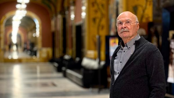 Tudor Gheorghe, dus de urgență la spital după ce s-a lovit la cap &icirc;n incinta unui hotel din Iași. Ce s-a &icirc;nt&acirc;mplat cu &icirc;ndrăgitul artist și compozitor?