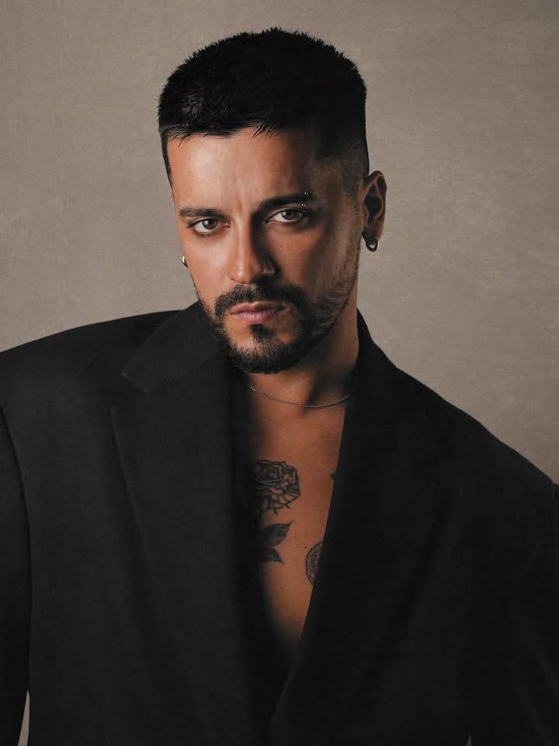 Andrei Ursu a lansat piesa Doi Eroi