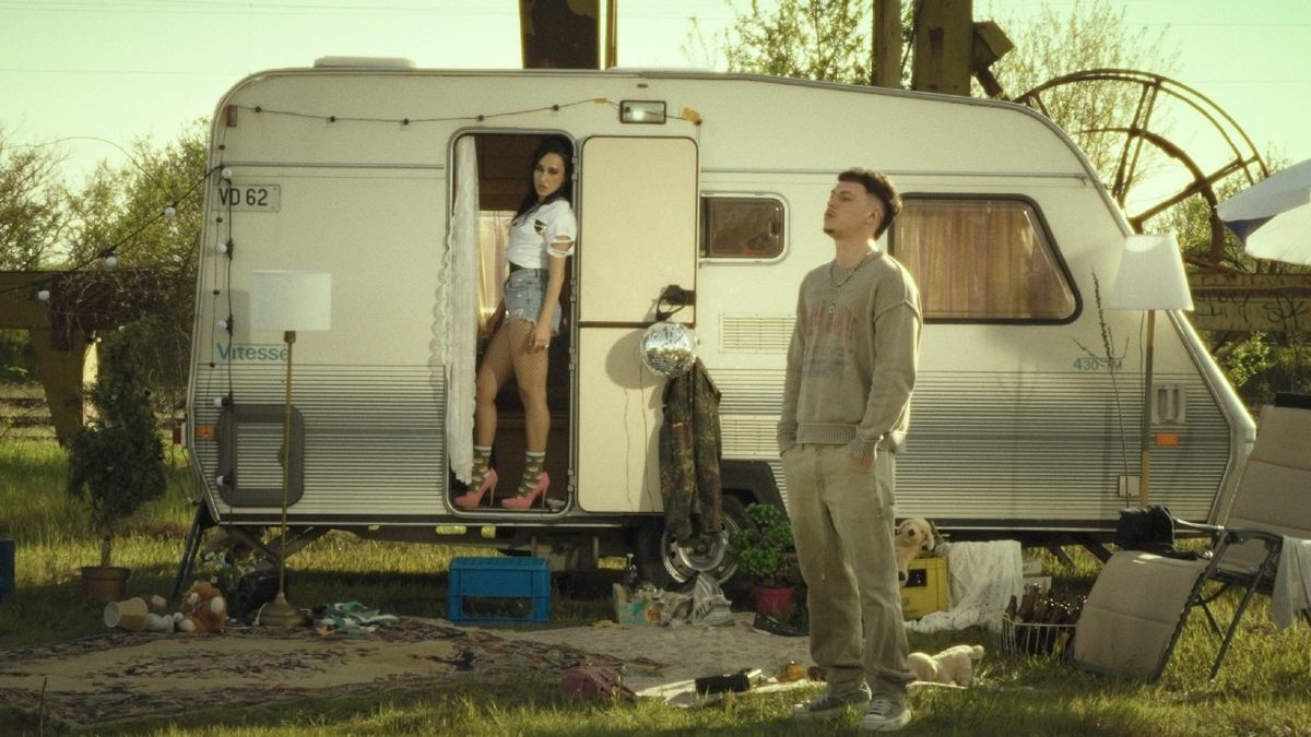 Holy Molly și M.G.L. au lansat piesa "Iubirea naște monștri".