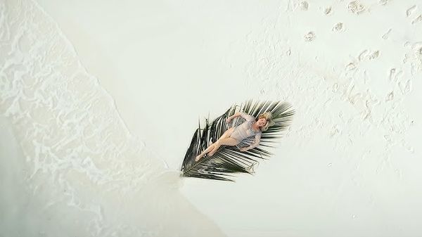Loredana transformă Maldivele &icirc;ntr-un decor de poveste &icirc;n VIDEOCLIPUL PIESEI "&Icirc;n Ochii Tăi". Fanii artistei sunt cuceriți de CADRELE SPECTACULOASE