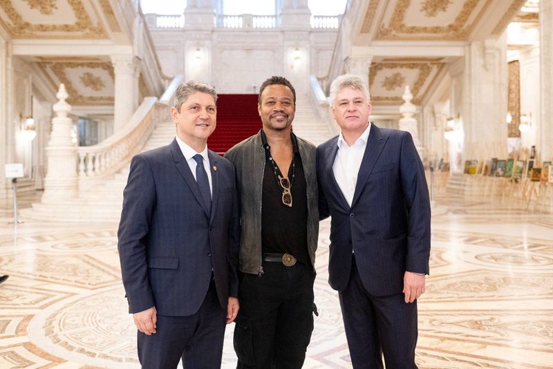Unde a fost surprins actorul Cuba Gooding Jr. în România? 