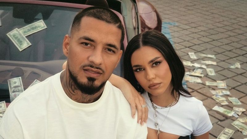 MIRA și Sami G au dat un nou sens refrenului piesei "Marile Lucruri Mici"de la Holograf, oferindu-i o interpretare complet nouă