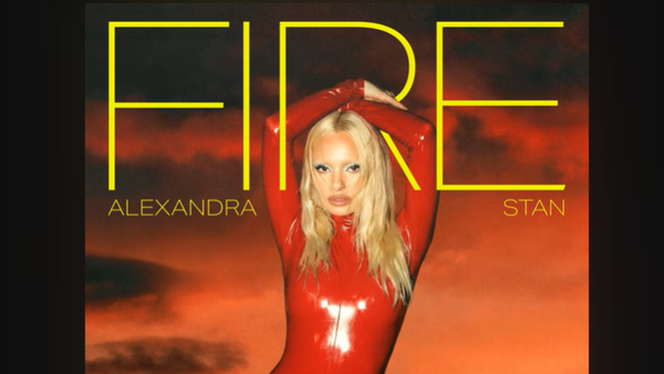 CE AU OBSERVAT ascultătorii la noua piesă lansată de Alexandra Stan? DETALIUL SURPRINZĂTOR din  "Fire"