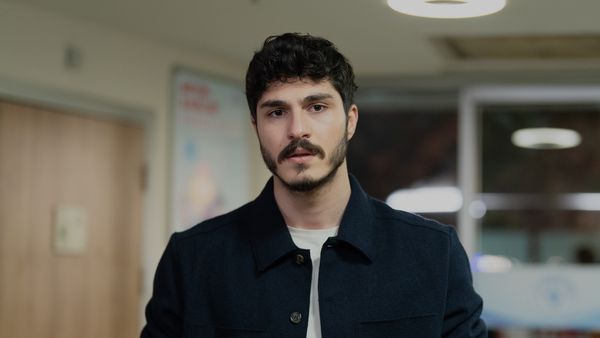Yusuf, din serialul &bdquo;Ai nimănui&rdquo;, un tip care ştie ce vrea:  &bdquo;Un z&acirc;mbet cald și sincer ajunge &icirc;ntotdeauna la mine&rdquo;