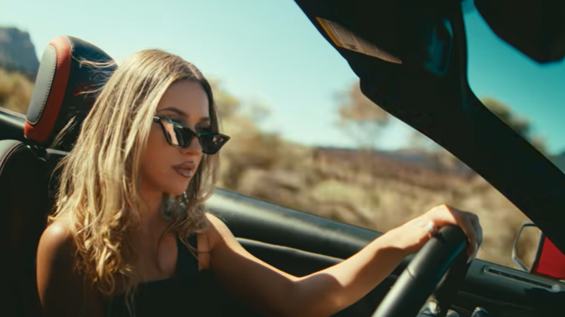 Ioana Ignat și Zubi surprind publicul cu LANSAREA VIDEOCLIPULUI PIESEI "Better Alone". Imaginile fac deja furori &icirc;n mediul online