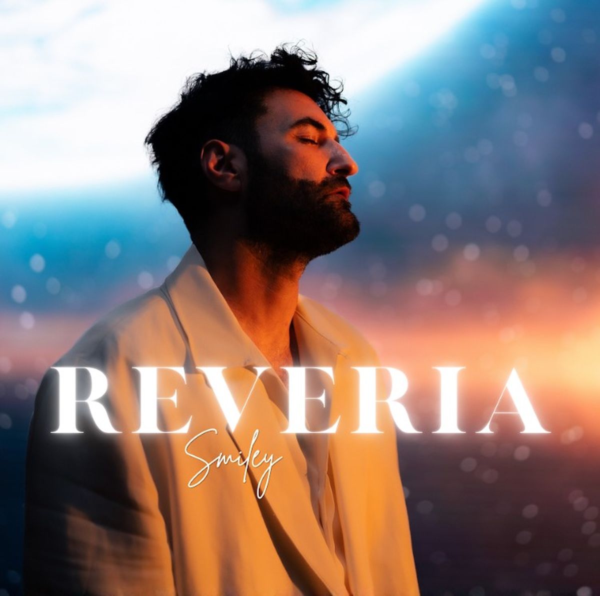 Smiley lansează &bdquo;Reveria&rdquo;, prima piesă din noul său album "Nunți, botezuri, cumetrii și ce o mai fi&hellip;"