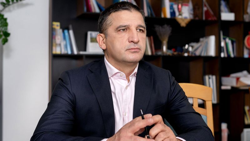NU l-ai mai văzut așa! CUM A FOST SURPRINS Vlad Țurcanu după ce A DEMISIONAT &icirc;n plin scandal Eurovision 2026! IMAGINILE CARE SPUN TOTUL: "Omul pl&acirc;nge! "E prea..."