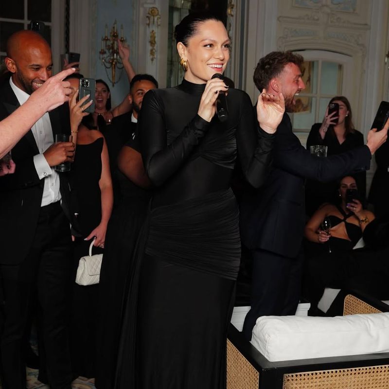 Jessie J nu mai suferă de cancer 