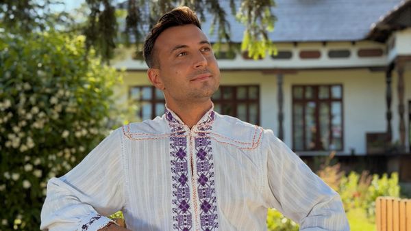 CE A FĂCUT Valentin Sanfira i-a lăsat pe toți fără cuvinte! REACȚIILE AU EXPLODAT &icirc;n c&acirc;teva minute şi nimeni nu se aştepta să MĂRTURISEASCĂ ACEST LUCRU: "Sunt greşeli pe care &icirc;ncă nu..."