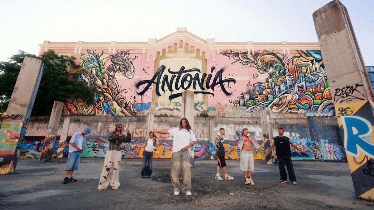 Antonia a lansat piesa "No Hate".