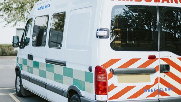 DETALII CUTREMURĂTOARE ies la iveală după ce un copil de 2 ani a fost găsit mort &icirc;n casă. Frații și mama băiețelului, care ar fi &icirc;n depresie, se mai aflau &icirc;n locuință