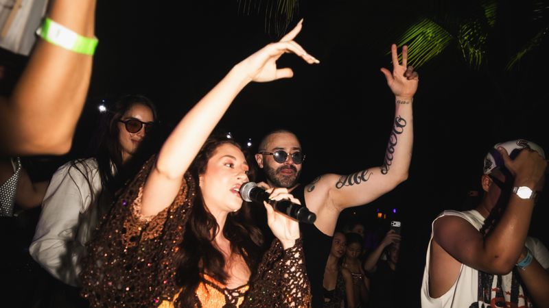 Nicole Cherry a c&acirc;ntat la petrecerea de final de turneu a lui J Balvin, &icirc;n Columbia