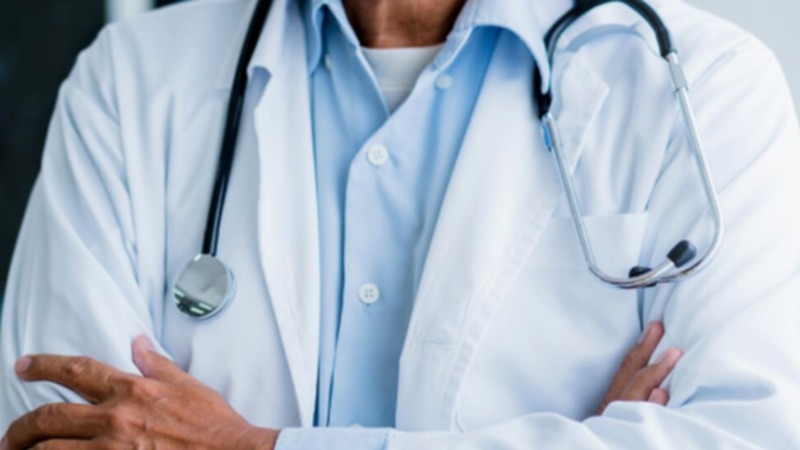 CE SE &Icirc;NT&Acirc;MPLĂ cu medicul din Constanța acuzat că a oprit o sarcină care avea peste 14 săptăm&acirc;ni? Familia pacientei decedate este profund afectată de această DECIZIE