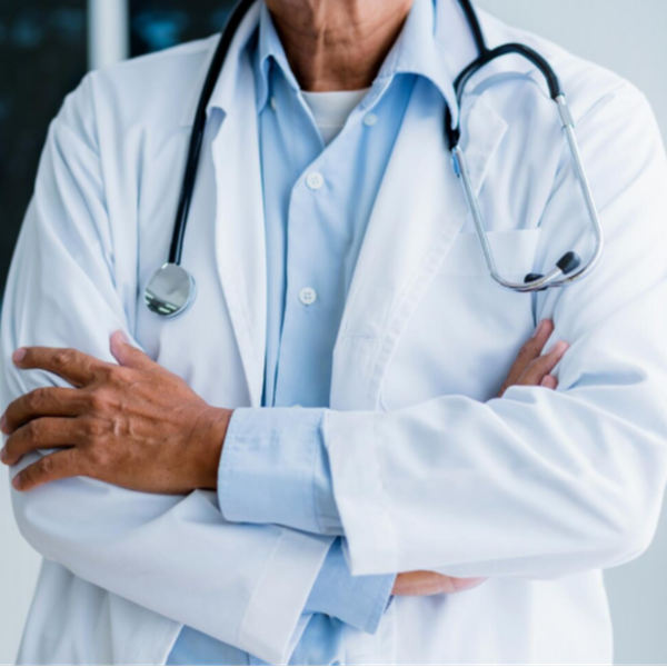 CE SE &Icirc;NT&Acirc;MPLĂ cu medicul din Constanța acuzat că a oprit o sarcină care avea peste 14 săptăm&acirc;ni? Familia pacientei decedate este profund afectată de această DECIZIE