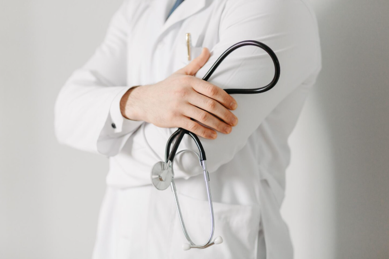 Medicul constănțean acuzat că a oprit o sarcină care avea peste 14 săptămâni, iar femeia a murit, are pauză de instanță 
