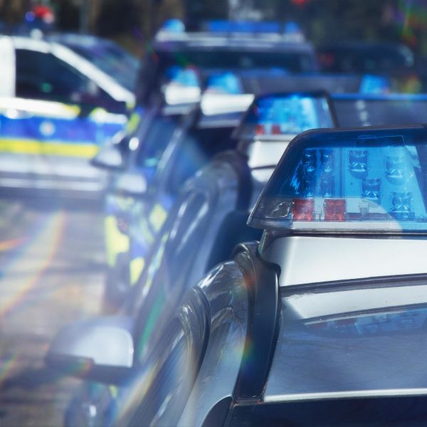 Cine este rom&acirc;nca suspectată că și-a ucis fiica de 13 ani și apoi și-a pus capăt zilelor &icirc;n Italia? Cealaltă fiică a făcut descoperirea șocantă