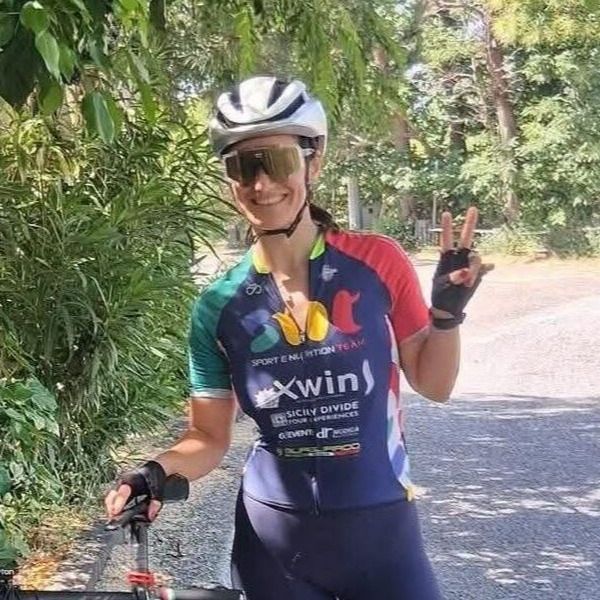 O ciclistă de origine rom&acirc;na a murit &icirc;n Italia, după ce a fost lovită de o mașină care depășea neregulamentar