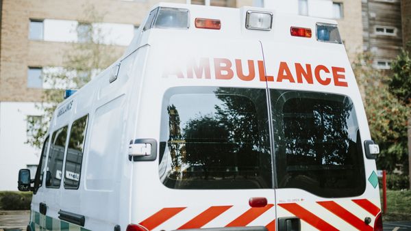 &Icirc;NCĂ O TRAGEDIE &Icirc;N FRANȚA &icirc;n contextul valului de căldură extremă! Un copil de 3 ani a fost găsit mort &icirc;n mașină, &icirc;n fața casei: &rdquo;A rămas blocat &icirc;n vehicul&rdquo;