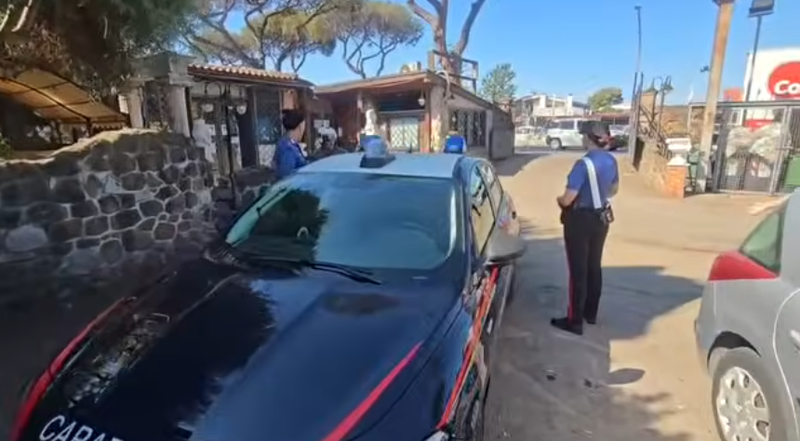 Un român a fost ucis de un conațional în fața unui bar 