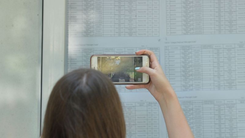 C&Acirc;ND și UNDE se afișează rezultatele de la BAC 2026? Elevii pot &icirc;ncepe să vizualizeze lucrările și să depună contestații &icirc;n aceeași zi