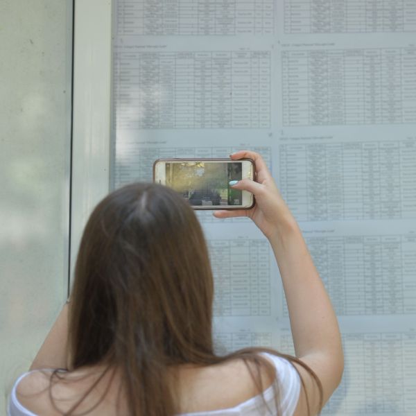 C&Acirc;ND și UNDE se afișează rezultatele de la BAC 2026? Elevii pot &icirc;ncepe să vizualizeze lucrările și să depună contestații &icirc;n aceeași zi