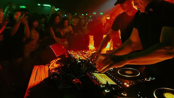 Ce faci &icirc;n weekendul 10-12 iulie 2026. Lista evenimentelor pe care nu trebuie să le ratezi &icirc;n București. Cele mai tari concerte, spectacole, festivaluri și multe altele