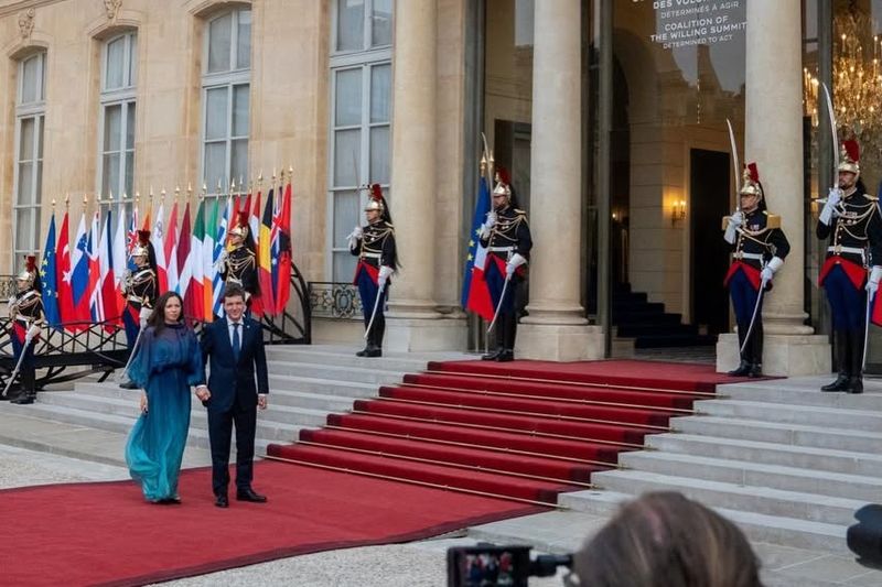 Mirabela Grădinaru, complimentată pentru apariția impecabilă la Palatul Élysée 