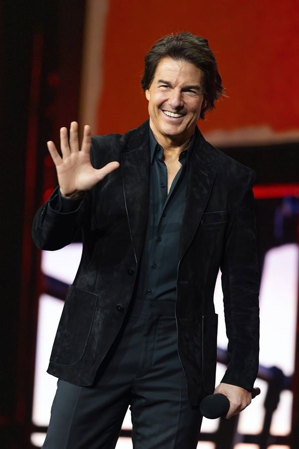 TRAILER: De la imaginea cunoscută de toţi la UN PERSONAJ COMPLET DIFERIT. Tom Cruise surprinde &icirc;n filmul &bdquo;Digger&rdquo; CU O APARIȚIE GREU DE RECUNOSCUT. Look-ul schimbat şi detaliile personajului au făcut ca mulţi fani să privească de două ori imaginile