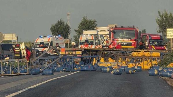 Ce se știe despre starea victimelor ACCIDENTULUI de pe E85 și cum a avut loc TRAGEDIA?! Șase persoane au fost implicate &icirc;n IMPACTUL DEVASTATOR, iar trei dintre ele sunt copii: "Au fost..."