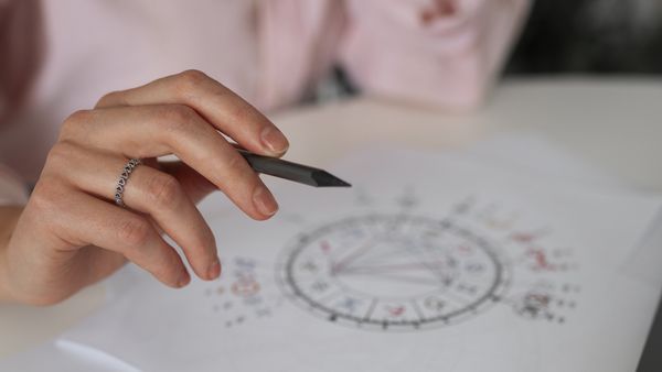 HOROSCOP 23 iulie 2026. Zodia care are parte de numeroase schimbări &icirc;n carieră după ce ia o decizie pripită. Astrele arată că va trece prin clipe de coșmar