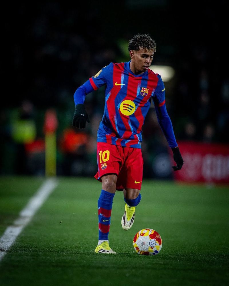  Lamine Yamal a cumpărat vila în care au locuit  Gerard Pique și Shakira.