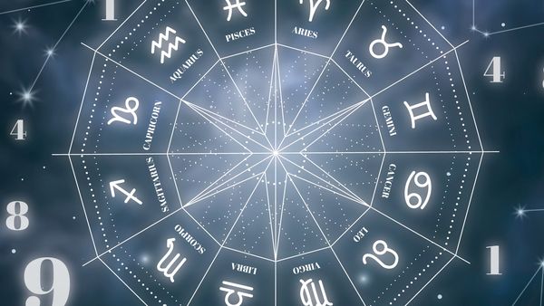 HOROSCOP de weekend, 25-26 iulie 2026. Zodia care lasă &icirc;n urmă dezamăgirile și acordă o nouă șansă iubirii. Următoarele zile &icirc;i aduc numeroase surprize și momente frumoase