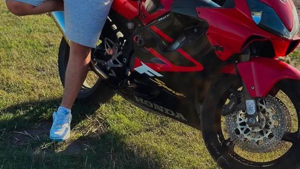 Gestul copleșitor făcut de prietenii lui Harold după accidentul de motocicletă care I-A CURMAT VIAȚA. Cum au ales să-i păstreze vie AMINTIREA t&acirc;nărului de 23 de ani: "Nu știm ce ne rezervă ziua de m&acirc;ine, dar știm că..."