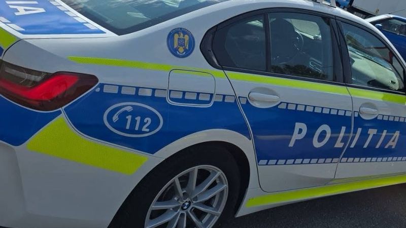 VIDEO &Icirc;n timp ce secundele treceau, el a ales să acționeze. CINE ESTE POLIȚISTUL care a salvat adolescenta de 15 ani de la &icirc;nec, după ce t&acirc;năra S-A ARUNCAT de pe podul din zona Catedralei Ostroveni: "A intervenit cu..."