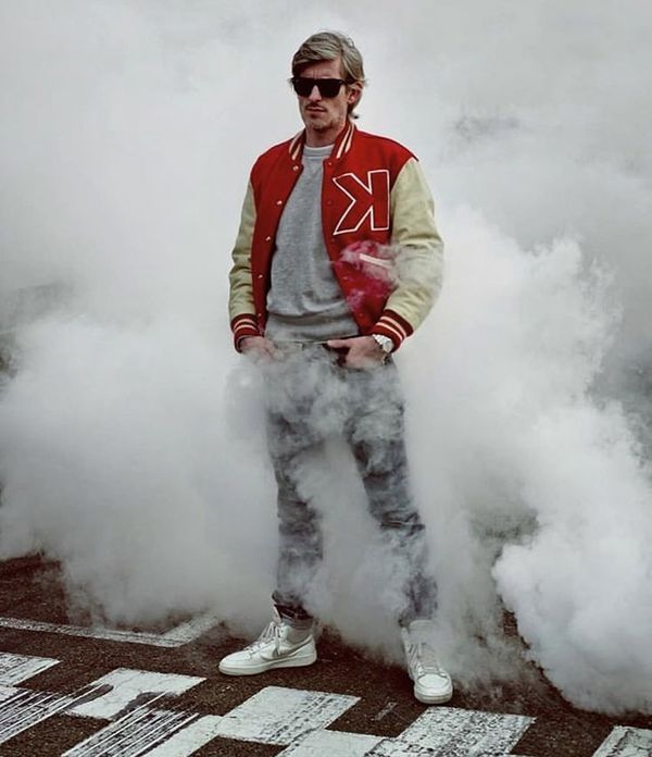 DJ Kavinsky, cunoscut pentru piesa &bdquo;Nightcall&rdquo;, găsit mort &icirc;n apartamentul său din Paris. Reacţia lui Emmanuel Macron