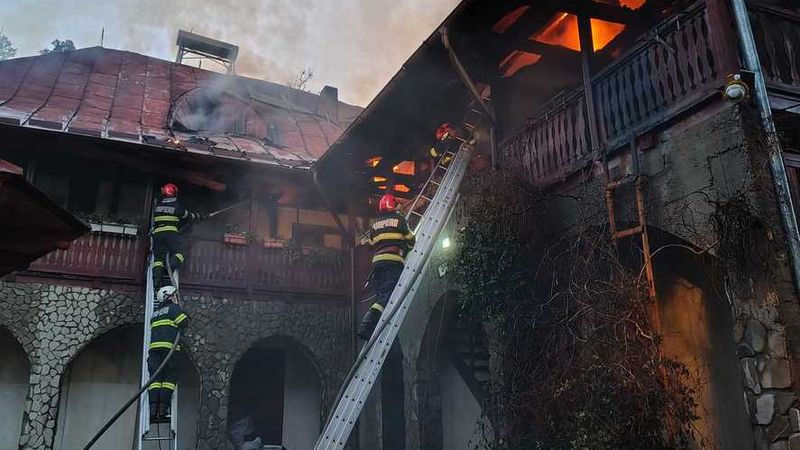 BREAKING! Incendiu puternic la Mănăstirea Bisericani. Un barbat a fost gasit carbonizat