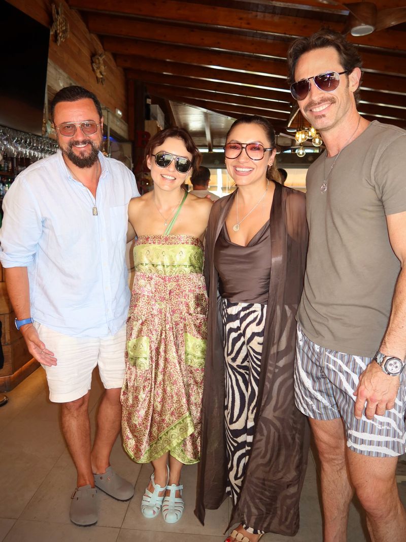 Andra s-a întâlnit cu Angelique Boyer și Sebastián Rulli în Marbella