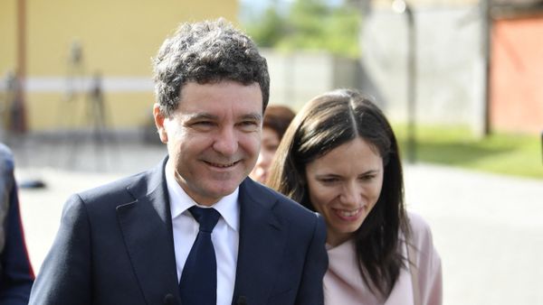 DECIZIA NEAȘTEPTATĂ luată de Nicușor Dan și Mirabela Grădinaru. Partenera președintelui și-a făcut publice declarațiile de avere și de interese: &bdquo;&Icirc;n spiritul transparenţei şi pentru a &icirc;nlătura orice speculaţii...&rdquo;