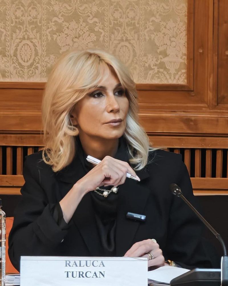 Raluca Turcan Tik Tok interzis in Romania ambulanta atacata la Cluj
