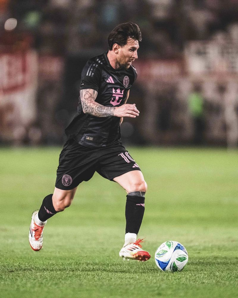 Lionel Messi se retrage pe o perioadă nedeterminată din fotbal după moartea tatălui său, Jorge Messi!