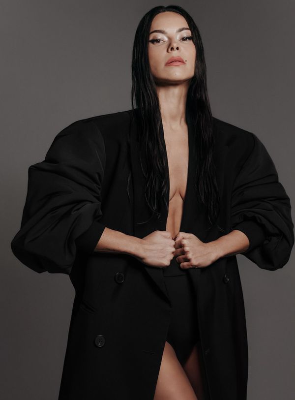 INNA marchează un nou record internațional: a zecea piesă a artistei depășește 100 de milioane de stream-uri pe Spotify